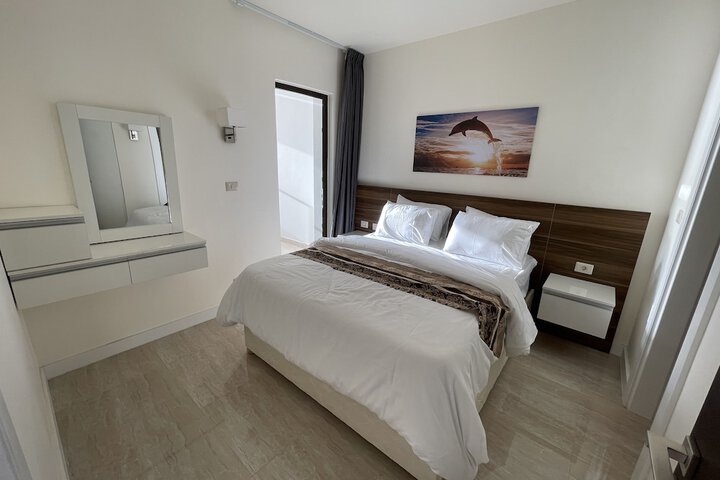 Room 3 of 46