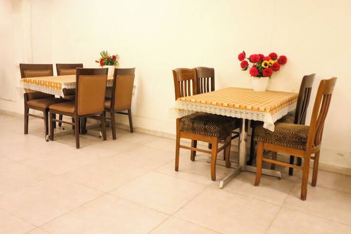 Dining 75 of 102