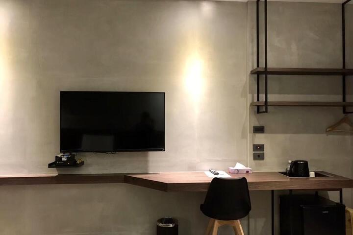Room 1 of 12