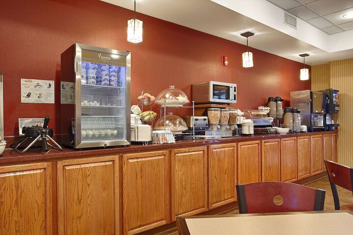 Breakfast/Coffee Service 13 of 15