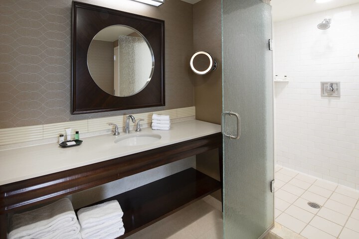 Hotel Suite Photo