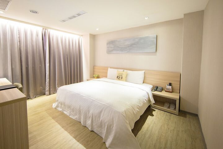 Room 50 of 88