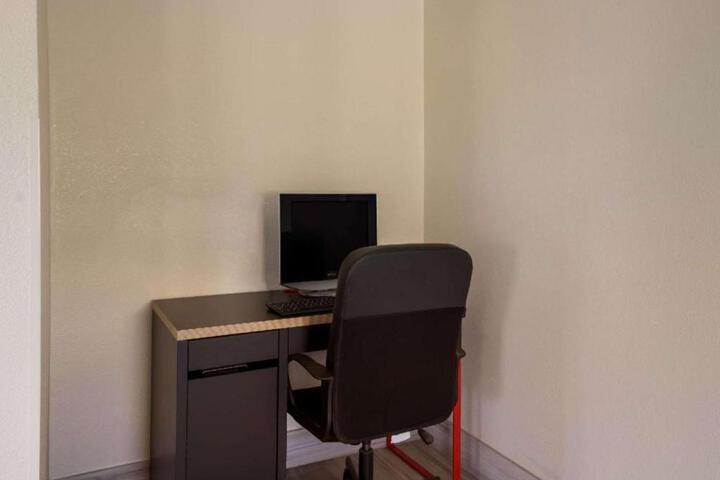 Photo 10