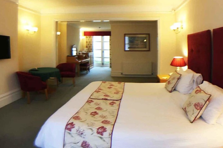 Room 11 of 22