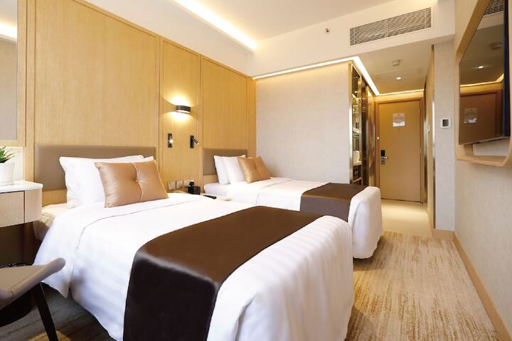 Room 26 of 61
