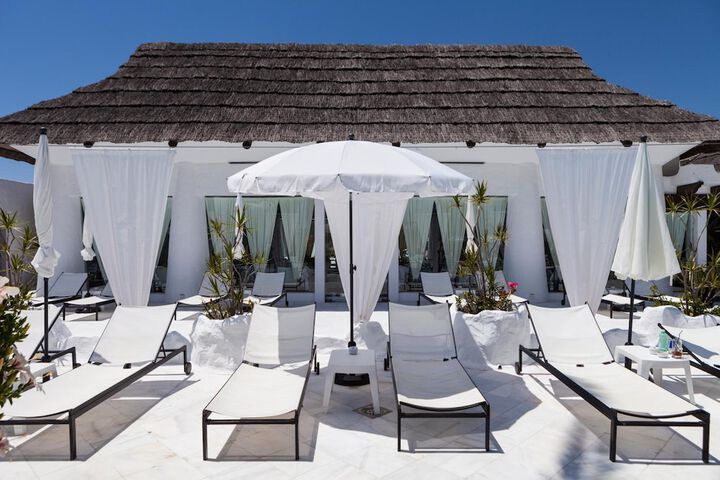 Pool Hotel