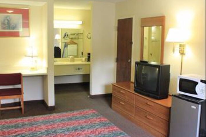 Room 18 of 37