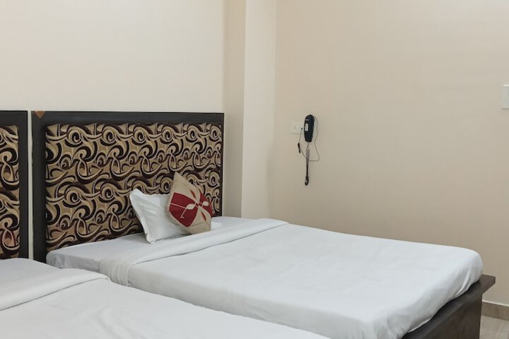 Room 35 of 61