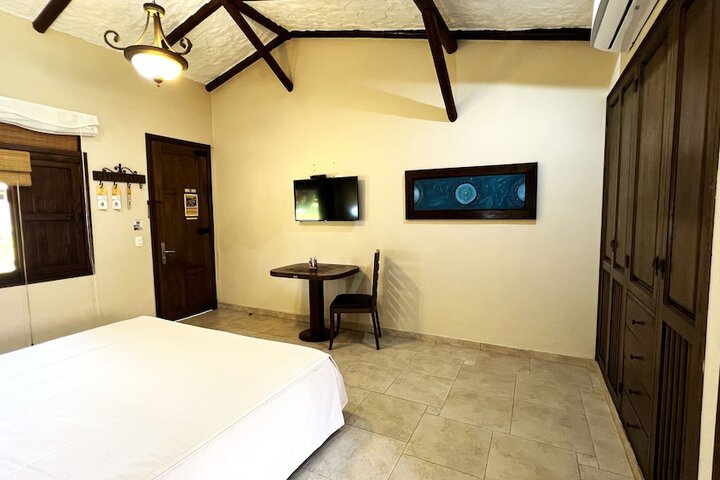 Room 21 of 108