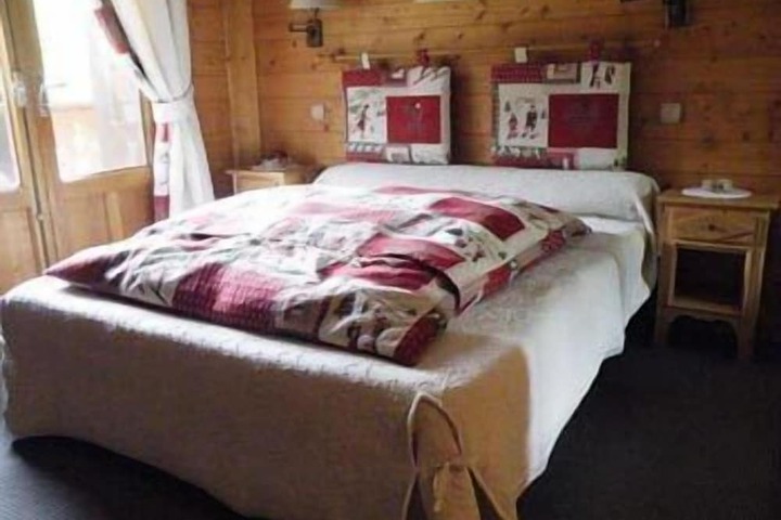 Room 10 of 43