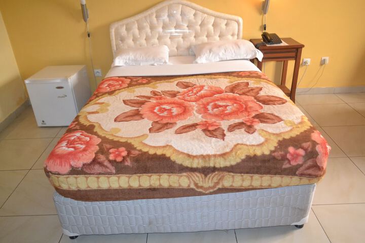 Room 5 of 18