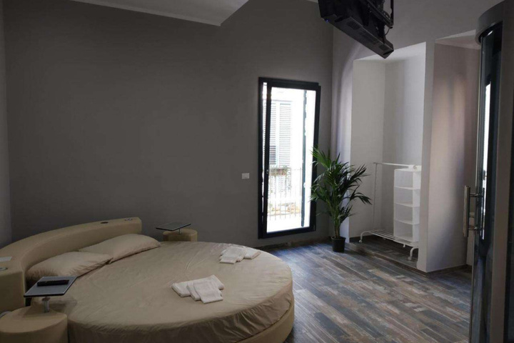 Room 2 of 14