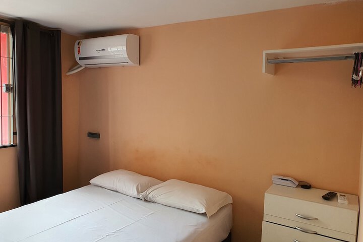 Room 13 of 28