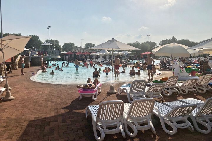 Pool 19 of 25