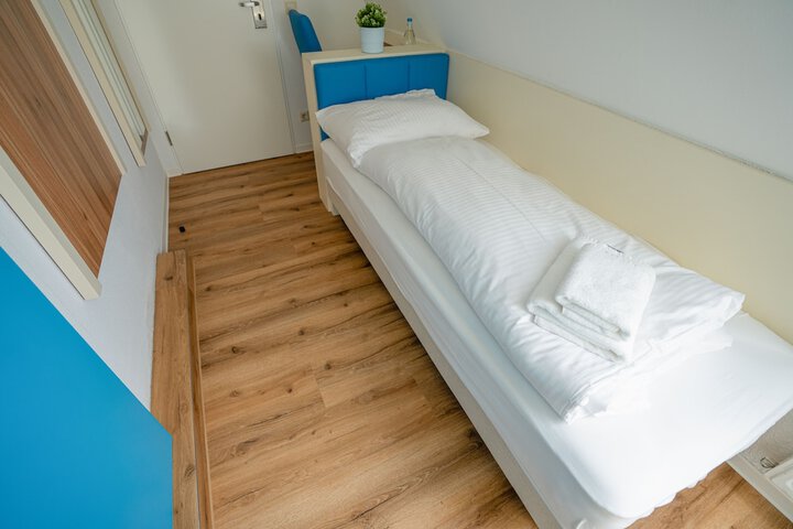 Room 3 of 21