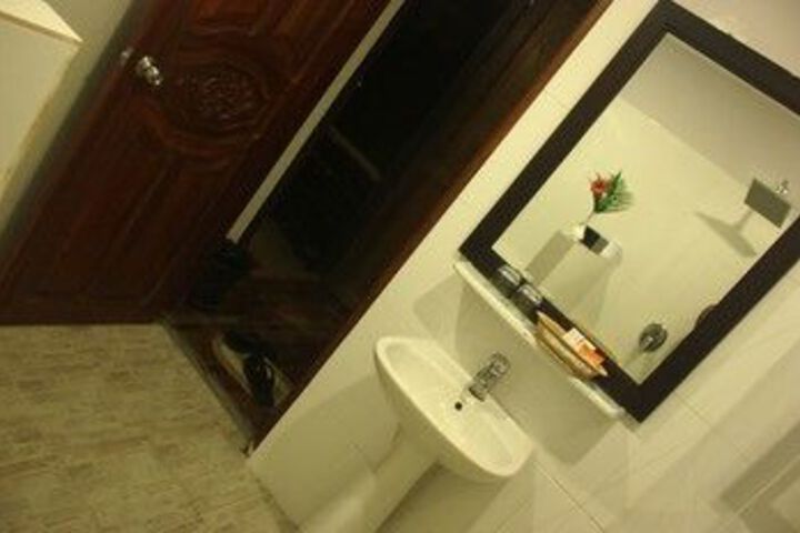 Room 5 of 30