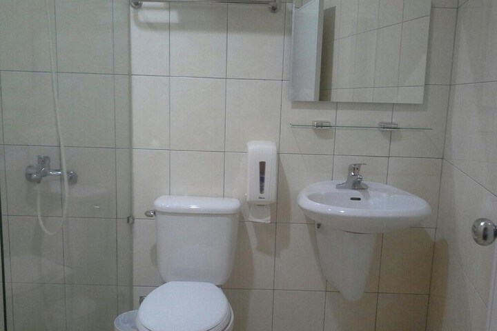Room 14 of 18
