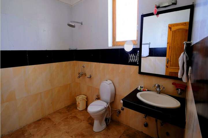 Room 6 of 19