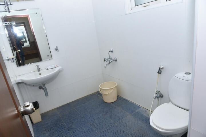 Room 30 of 43