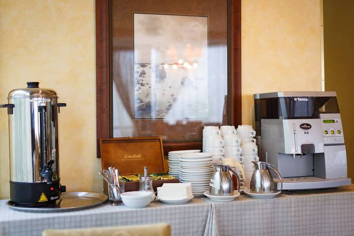 Breakfast/Coffee Service 37 of 50