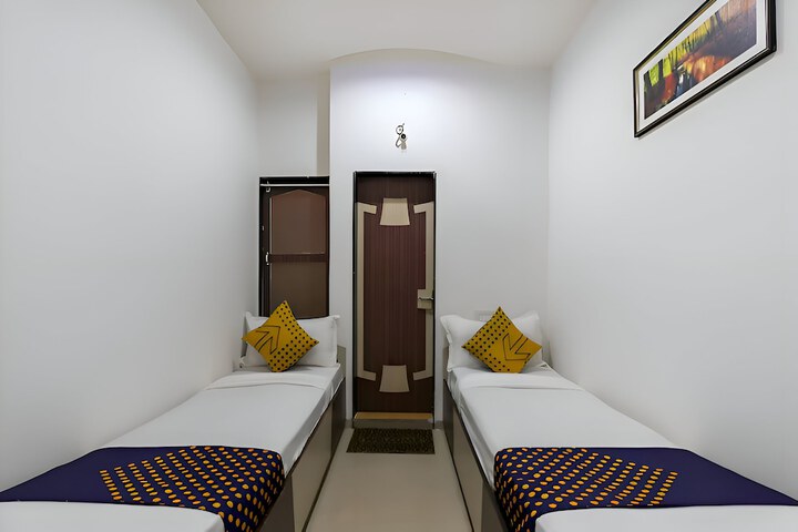 Room 18 of 23