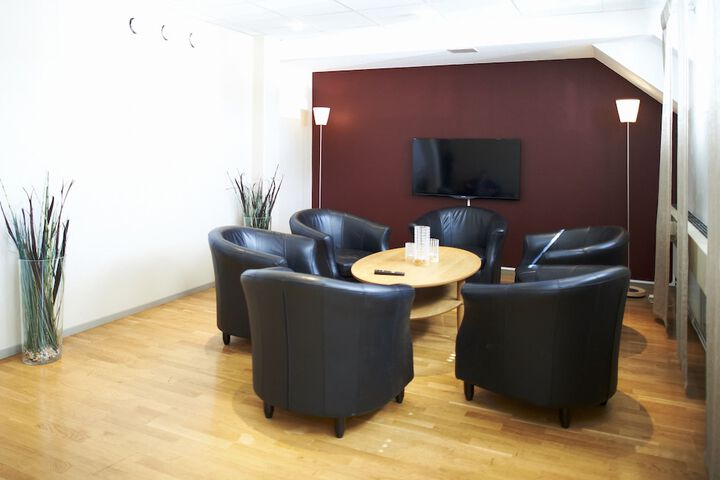 Entrance & Lobby