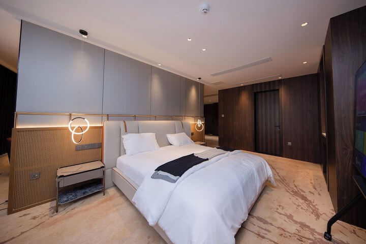 Room 19 of 148