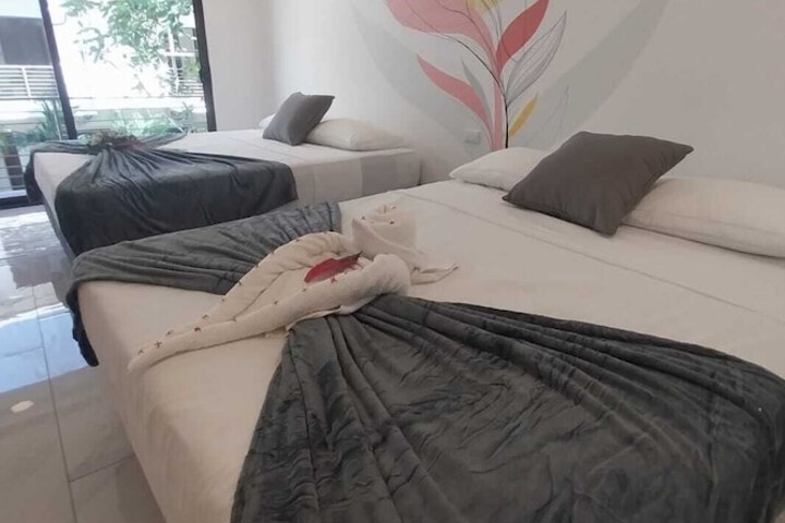 Room 4 of 99