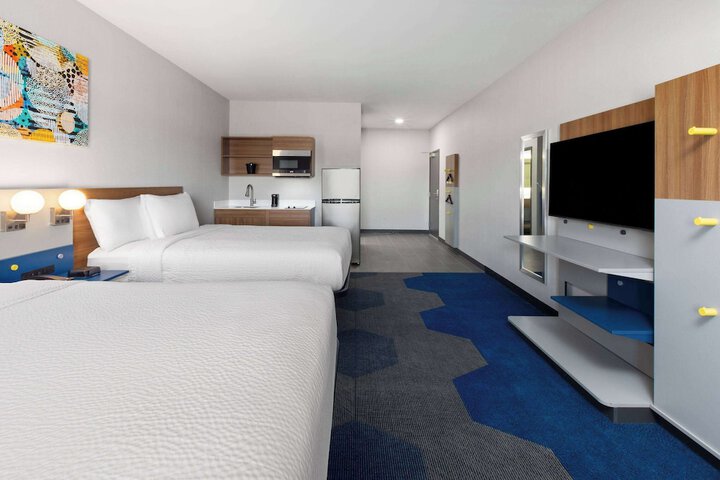 2 Queen Beds (1 of 7)