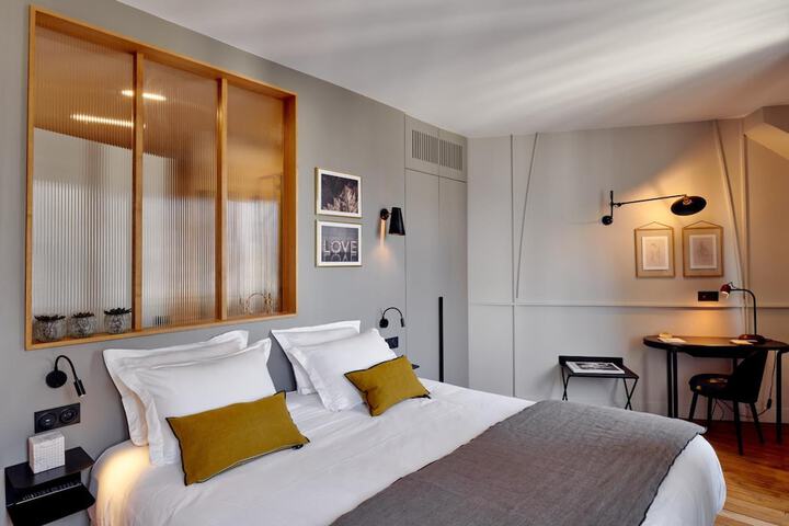 Room 16 of 39