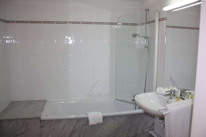 Room 12 of 61