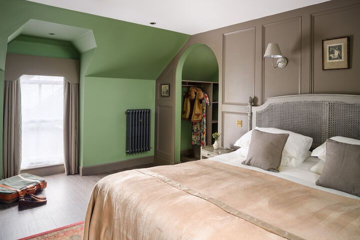 Room 28 of 140
