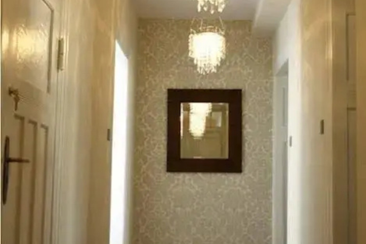 Room 10 of 17