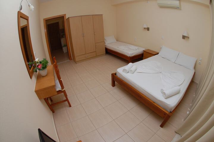 Room 7 of 35