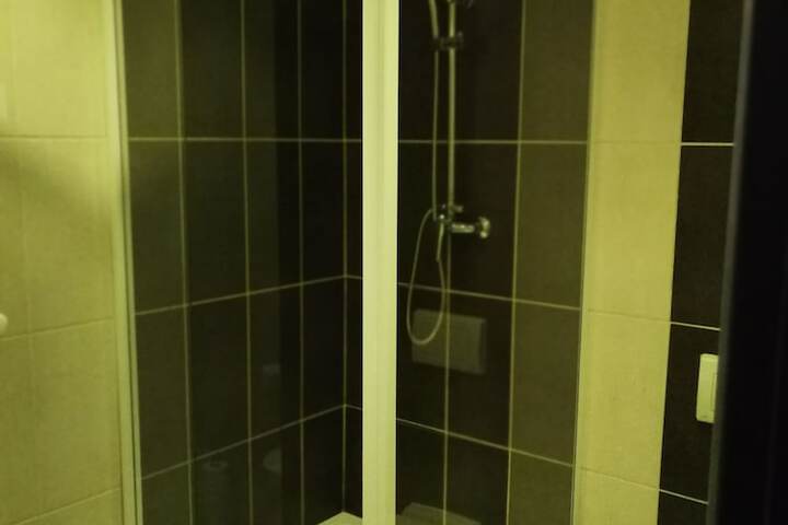 Room 57 of 84