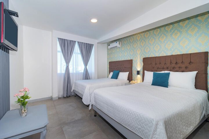 Room 4 of 32