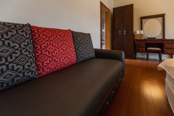 Room 12 of 46