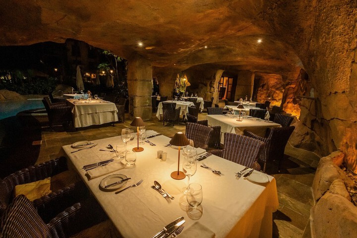 Dining 88 of 163