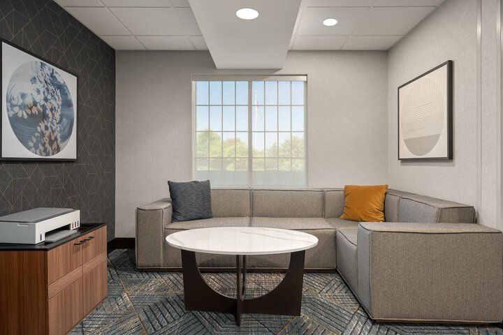 Business Center 38 of 42