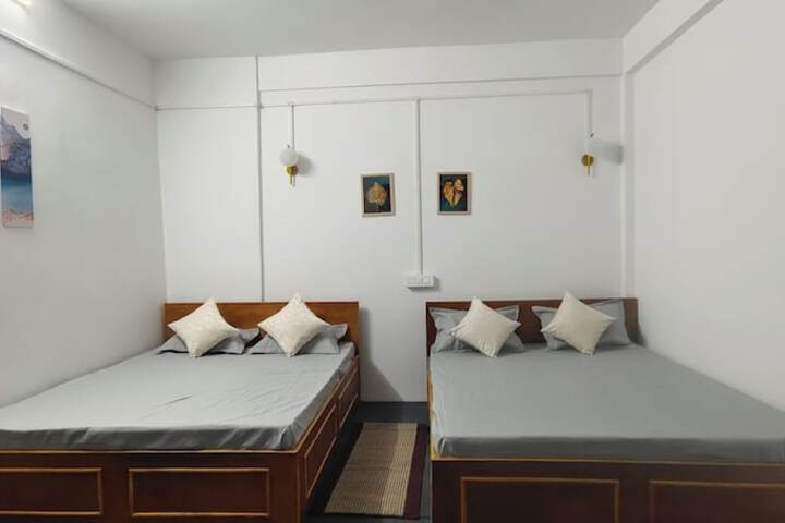 Room 8 of 18