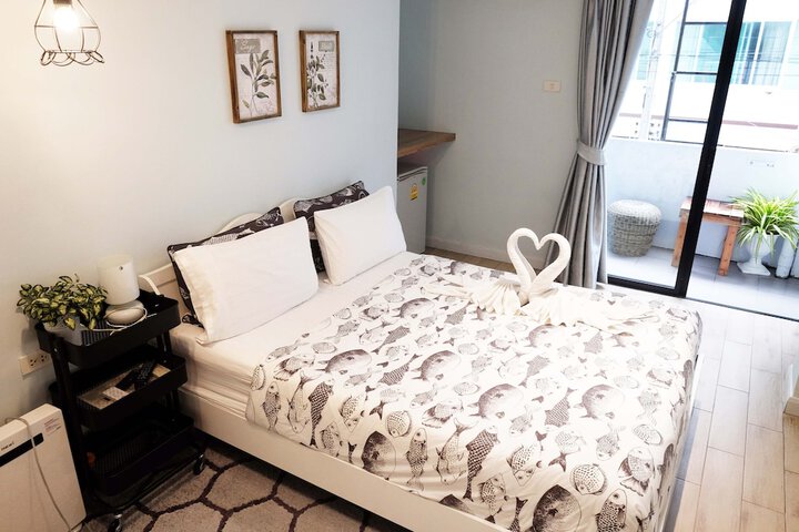 Room 6 of 62