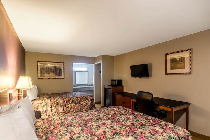 2 Double Beds (4 of 15)