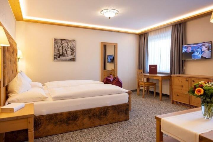 Room 32 of 164