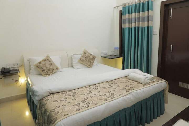 Room 5 of 27