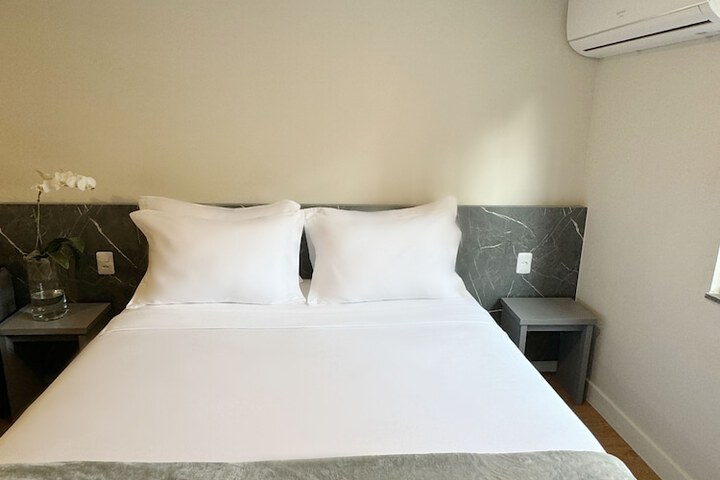 Room 27 of 32