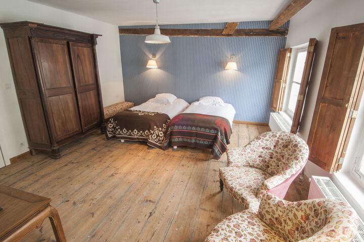 Room 16 of 28