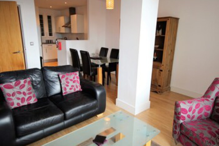Lounge 29 of 141