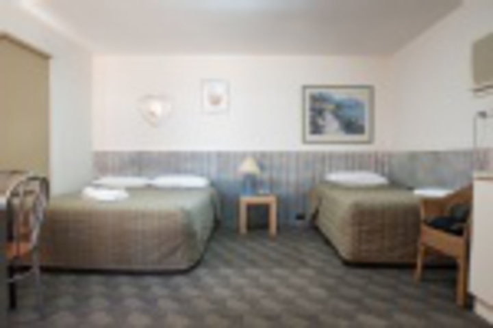 Room 65 of 228