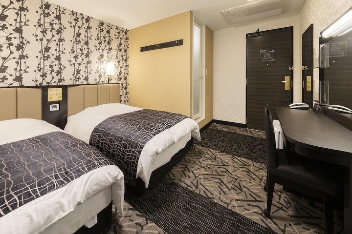 Room 11 of 62