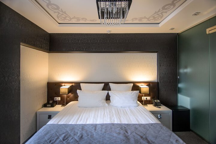 Room 28 of 37